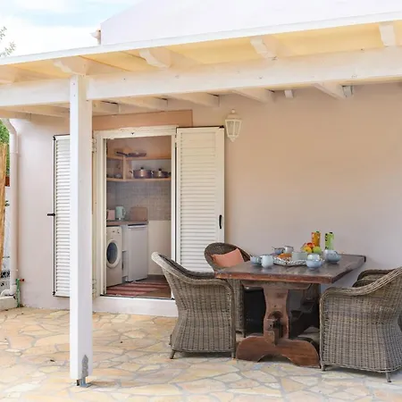 Σπίτι διακοπών Lily's Garden House